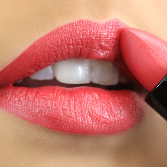 🍭💕Infatuation Laura Mercier Lipstick - Picture 1 of 11